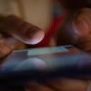 «Ihr Paket wurde verschickt»: Kriminelle versuchen mit einem perfiden Trick Schadsoftware auf die Mobiltelefone ihrer Opfer zu installieren. Auch im Kreis Dillingen.
