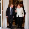 18.05.2018, Russland, Sotschi: Bundeskanzlerin Angela Merkel CDU und Wladimir Putin, Präsident von Russland, nach ihrem Treffen. Foto: Mikhail Klimentyev/POOL SPUTNIK KREMLIN/AP/dpa +++ dpa-Bildfunk +++
