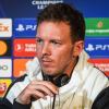 Bayern-Coach Julian Nagelsmann spricht vor dem Spiel gegen Paris Saint-Germain mit Journalisten.