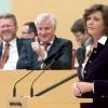 Die bayerische Wirtschaftsministerin Ilse Aigner (r-l) sprach in München (Bayern) in der Plenarsitzung im bayerischen Landtag.