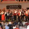 In der Amerdinger Turn- und Festhalle erlebten die Besucher einen heiteren Blasmusik-Abend. 	