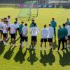 Bundestrainer Joachim Löw trifft mit seinem Team auf Frankreich.