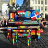 Das Klavier von der Aktion "Play me, I'm yours" am Rathausplatz wurde demoliert.
