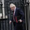 Boris Johnson verlässt die 10 Downing Street, um die Abgeordneten im Unterhaus über den Plan für ein Leben mit dem Coronavirus zu informieren.