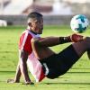 Sergio Cordova kann mit dem Ball umgehen - zu sehen hier beim Trainingslager des FC Augsburg auf Teneriffa.