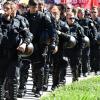 Die extreme Belastung wird für Polizisten weitergehen – sagt Bayerns Innenminister Joachim Herrmann. Unser Foto zeigt Beamte bei einer Demonstration am Rande des G-7-Gipfels.