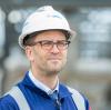 Klaus Müller informiert sich vor Ort: Der Chef der Bundesnetzagentur besuchte kürzlich den größten deutschen Gasspeicher in Rehden in Niedersachsen.  