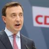 CDU-Generalsekretär Paul Ziemiak fordert von Olaf Scholz, dass der SPD-Kanzlerkandidat transparent mit den Durchsuchungen im Finanzministerium im Zusammenhang mit Geldwäsche-Ermittlungen umgeht.