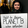 Helen Baumann aus Oy-Mittelberg nimmt an der Demonstration in Kempten teil.