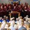 Vom Projektchor mit 40 Männern beim Jubiläumskonzert des MGV Holzheim im Vorjahr sind 35 Sänger geblieben.  	