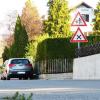 Die Einmündung zum Gänsberg-Spielplatz sei unübersichtlich, wenn Autos am Straßenrand parken, bemängelt ein Leser.