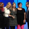 Die #aufschrei-Initiatorinnen Nicole von Horst, Anna-Katharina Meßmer, Anne Wizorek und Jasna Strick und der Laudator Jan Hofer (v.l.n.r.) bei der Verleihung der Grimme Online Awards.