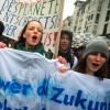 Seit vielen Wochen gehen Schüler auch in Bayern – unser Bild entstand in München – auf die Straße. Sie fordern von der Politik mehr Maßnahmen für einen besseren Klimaschutz.