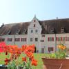Das Schloss Grünau in Neuburg bietet der Bestseller-Autorin Anja Jonuleit Ruhe und Inspiration. 