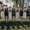 Die aktiven Merchinger Tanzpaare der D'Paartaler Merching laden herzlich dazu ein, sich mit ihnen auf das 100-jährige Gründungsfest vom 20. bis 22. Mai 2022 zu freuen.