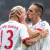 Torschütze Franck Ribéry küsst nach seinem Treffer zum 2:0 Rafinha auf den Kopf.