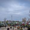 Schon früh machten sich Landwirte aus dem Landkreis auf den Weg nach Nördlingen zum Protest. Der Verkehr staute sich auf der B25 und in der Innenstadt. Über 1000 Traktoren waren auf der Kaiserwiese.