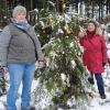 Elisabeth Schott und Maria Badtke haben wieder einen Sternenweg zum Weihnachtsbaum gefunden.
