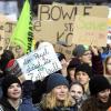 Bei der Bewegung „Fridays for Future“ gehen Schüler freitags auf die Straße, um für eine bessere Klimapolitik zu demonstrieren. Am Freitag werden Augsburger Schüler erneut protestieren – und das diesmal außerhalb der Schulzeit.