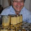 Karl Heinz Bablok kämpft seit Jahren für einen reinen Honig. Das Lachen ist dem Kaisheimer bisweilen vergangen.  	