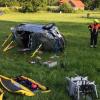 Völlig zerstört wurde gestern Abend der BMW eines 20-jährigen Greifenbergers, der sich bei Utting mehrfach in einer Wiese überschlagen hatte.