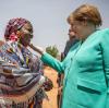 Bundeskanzlerin Angela Merkel (CDU) ist eben erst von einer dreitägigen Afrikareise zurückgekehrt.