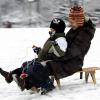 Zumindest am zweiten Weihnachtsfeiertag 2005 erreichten Schneeschauer Deutschland. So konnten Kinder den Schlitten doch noch auspacken.