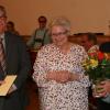 Die zweite Vorsitzende des VdK-Ortsverbandes Iso Muehlhoefer (Mitte) dankte Paul und Sieglinde Neuhäusler für ihr Engagement.  	