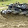 Ein Flakpanzer vom Typ Gepard fährt auf dem Truppenübungsplatz in Munster. Bald sollen derartiger Panzer in der Ukraine eingesetzt werden.