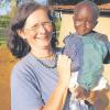 Sylvia Rohrhirsch aus Bellenberg hat Erfahrungen mit der Hilfe in Afrika. Morgen bricht sie zu einer Mission nach Burkina Faso auf. Dort baut sie mit einem Team von LandsAid die medizinische Versorgung in einem Flüchtlingslager auf. Die Menschen dort sind vor dem Konflikt im Nachbarland Mali geflohen (Bilder rechts). 