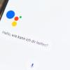 Bislang lief er nur auf Android-Handys, jetzt lässt sich der Google Assistant auch auf dem iPhone installieren.