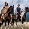 Zwei werden eins: Winnetou (Nik Xhelilaj, links) und Old Shatterhand (Wotan Wilke Möhring) kämpfen für Gerechtigkeit, damit die Indianer ihr Land behalten dürfen.