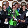 Mit dem großen Siegerpokal in der Mitte Lena Spicker vom Gau Friedberg (SG Ottmaring), links dahinter Gau-Jugendsportleiter Paul Schapfl. 	 	