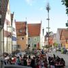 Kindergärten und die Stadtkapelle gestalten am Dienstag, 30. April, das Rahmenprogramm zum Maibaumfest auf dem Weißenhorner Hauptplatz.  	