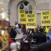 Anti-Monarchisten protestieren am Krönungstag in London.