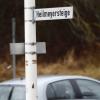 Noch bis zum Fahrplanwechsel im Dezember 2020 wird dieses Straßenschild zu sehen sein, dann wird die Heilmeyersteige in Eselsbergsteige umbenannt. 	