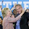 Hillary Clinton sucht sich Polit-Profi Tim Kaine als ihren möglichen Vize aus.