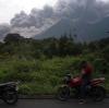 Der Feuervulkan spuckt eine Aschewolke aus. Nach einem Ausbruch des Feuervulkans in Guatemala sind mehrere Menschen getötet und verletzt worden.