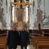 Kirchenmusiker Michael Dolp und Thomas Bäurle als Moderator erfreuten rund 70 Zuhörer beim Orgelkonzert in der Pfarrkirche von Ursberg.