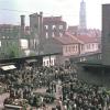 1949 war im Stadtmarkt das Angebot auf den Freiflächen oftmals üppig. Der Markt erfüllte eine wichtige Funktion in der Versorgung der Städter. 