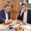 Markus Söder hatte nach seiner Niederlage versprochen, Armin Laschet "ohne Groll" als Kanzlerkandidat zu unterstützen.