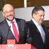 Der SPD-Parteivorsitzende Gabriel (rechts) verzichtet auf die Kanzlerkandidatur und schlägt Martin Schulz als Herausforderer von Kanzlerin Merkel vor.