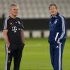 Jens Keller (r), derzeit Trainer de FC Schalke 04, könnte im Sommer durch Jupp Heynckes, Noch-Trainer des FC Bayern, ersetzt werden.