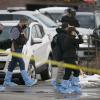 Polizisten stehen vor einem Supermarkt im US-Bundesstaat Colorado, in dem zehn Menschen getötet wurden.