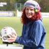 Carola Haertel, die Kreisvorsitzende des Fußballkreises Augsburg, wünscht sich einen respektvollen Umgang mit den Unparteiischen.