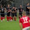 Über ein Jahr ist es her, als der TSV Landsberg (schwarze Trikots) den 4:0-Überraschungssieg gegen den damaligen Tabellenführer Wasserburg feierte. Auch wenn in beiden Teams viele Spieler von damals nicht mehr dabei sind: TSV-Trainer Edgar Weiler ist sicher, dass Wasserburg diese Niederlage nicht vergessen hat. 