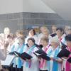 Der Gesangverein „Frohsinn“ Lauingen erfreute die zahlreichen Zuhörer in der Aula der Hyazinth-Wäckerle-Mittelschule mit schwungvollen Liedern.   