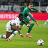 Kristijan Jakic (rechts) half mit, den 2:1-Erfolg in Mönchengladbach zu sichern.