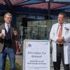 Die Universitätskliniken in Bayern bereiten sich auf eine Welle von Corona-Patienten vor. Was in Augsburg getan wird, erklärten Wissenschaftsminister Bernd Sibler (links) und Professor Michael Beyer, Ärztlicher Direktor im Uniklinikum.