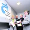 Sabine Müller (Koordination), 2. Bürgermeister Erwin Almer, Bürgermeister Karl Hörmann und Wolfgang Krell (Freiwilligenzentrum Augsburg) (von links), eröffnen das neue Projekt "Freiwilligenzentrum" in Gablingen. Foto: Markus Merk